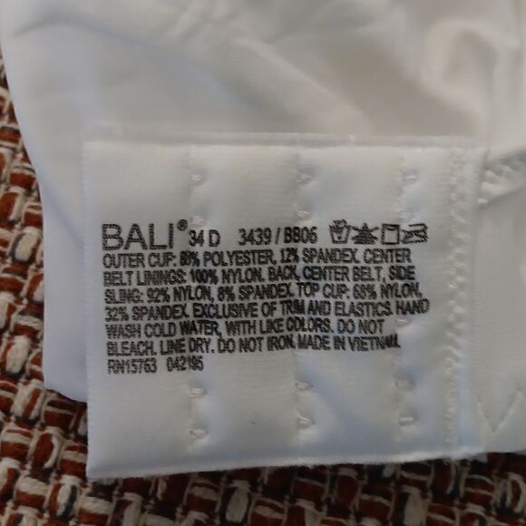 New 34D Bali One Smooth U Ultra Light Convertible Full Coverage Bra - Picture 7 of 10